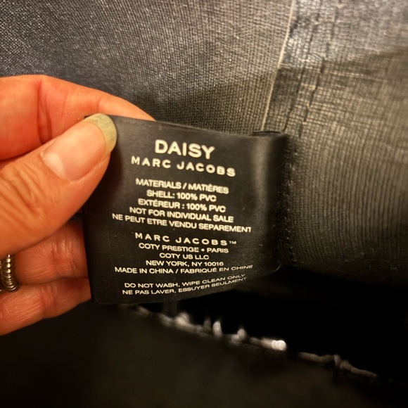 Marc Jacobs Daisy Large Daisy Black Patent Shopper Tote Bag - Picture 7 of 8